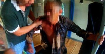 抢劫男子吃瓜视频,男子遭抢劫，吃瓜群众现场围观