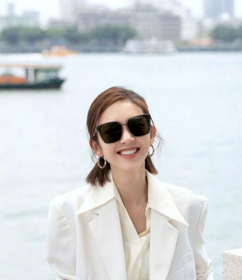 热门吃瓜女明星,揭秘热门吃瓜女明星背后的故事