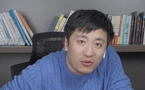 张雪峰在线吃瓜